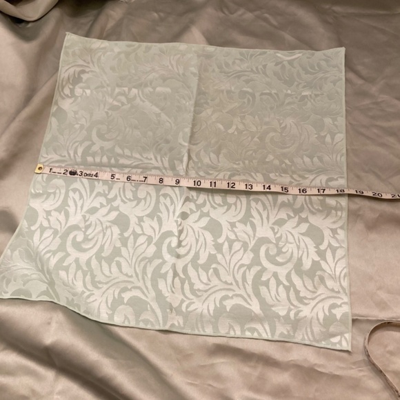 Set of Mint Green Damask Fabric Placemats and Napkins - 4 each - 8 Total Pieces - Picture 10 of 11